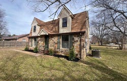 375 Pine St, Waldron, AR 72958