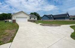 48373 Jefferson, Chesterfield Twp, MI 48047