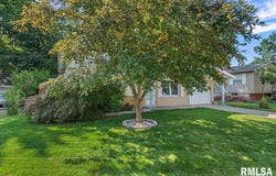 846 ROANOKE Drive, Springfield, IL 62707-3425