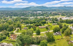 906 Moringside Drive, Johnson City, TN 37604