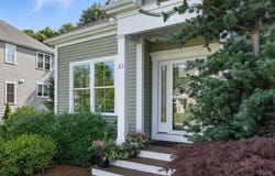 23 Rockwood Ln, Upton, MA 01568