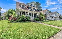 209 Euclid Avenue, Bellevue, OH 44811