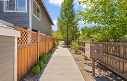 111 NW HAWTHORNE AVE, Bend, OR 97703