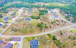 122 Carousel LN, Driftwood, TX 78619