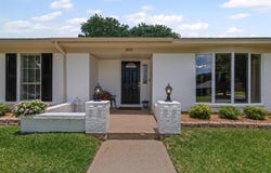 3915 Glenbrook Drive, Arlington, TX 76015