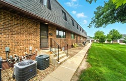 3620 SE Mt Vernon Road, Cedar Rapids, IA 52403