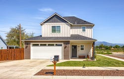 1653 Thomas Road, Medford, OR 97501