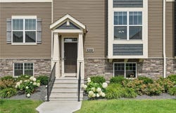 8113 Central Park Way N, Maple Grove, MN 55369
