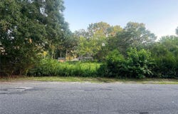 33 Ashwood Drive, Shirley, NY 11967