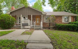 18377 Pleasant View Drive, Weston, MO 64098