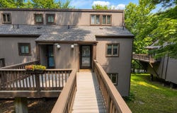 26 Middle Village Way, Tannersville, PA 18372