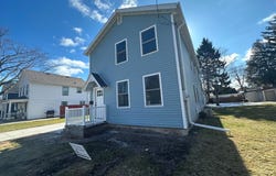 911 ST CLAIR, MANITOWOC, WI 54220