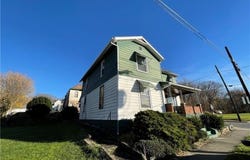 211 S Walnut St, New Castle, PA 16101