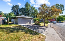 361 W PINE St, SweetHome, OR 97386