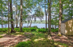 220 Fawn Lake Drive, Hawley, PA 18428