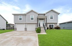 1807 Alpine Drive, Pleasant Hill, MO 64080
