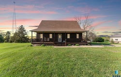 45254 Hawk Dr, Montrose, SD 57046