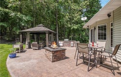 246 Oak Hollow Drive, Chippewa Falls, WI 54729