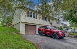 47 Yost St, Johnstown, NY 12095