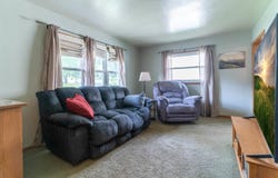 1207 W 9th Street, Cedar Falls, IA 50613