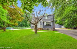 7 Syngle Way, Morganville, NJ 07751