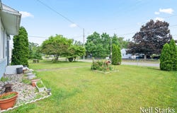 1004 34th Street SW, Wyoming, MI 49509