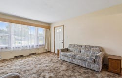 1716 Glenny Avenue, Waterloo, IA 50702