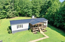 266 Paige Ln, Woodlawn, VA 24381-3613