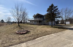64600 67 1/2 Street, Hartford, MI 49057