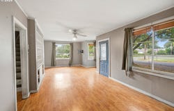 806 NE GALLOWAY St, McMinnville, OR 97128