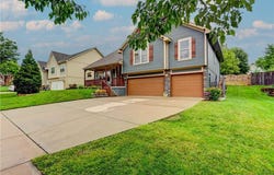 108 Surrey Court, Smithville, MO 64089