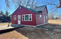 114 3rd St, Ree Heights, SD 57371
