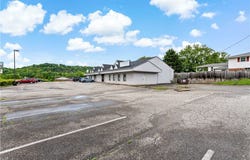 1150 Wildlife Lodge Rd, Lower Burrell, PA 15068