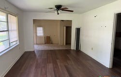1102 N Houston, Cameron, TX 76520