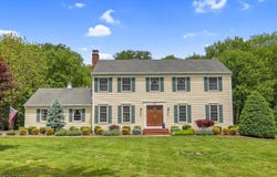 19 Bennington Dr, Mount Olive Twp., NJ 07836-9756