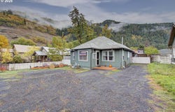 409 N MAIN St, Klickitat, WA 98628