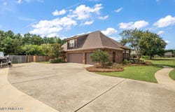 216 Meadowlands Drive, Brandon, MS 39047