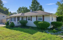 1967 E La Salle Ave, Mishawaka, IN 46545