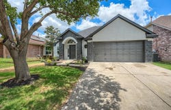 616 Fox Run Trail, Saginaw, TX 76179