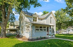 24 N Benton Street, Palatine, IL 60067