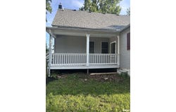 121 E COURT Street, Farmington, IL 61531