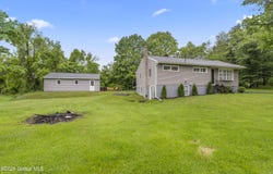 1876 Dover Lane, Schodack, NY 12033