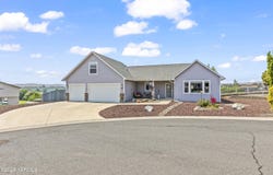412 S 93rd Ave, Yakima, WA 98908