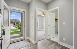 6398 NE 8th Court, Des Moines, IA 50313