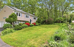 17 Briggs Avenue, Bourne, MA 02532