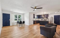 500 E CAROLINE STREET, TAVARES, FL 32778