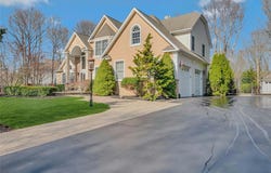 15 Miles Lane, Mount Sinai, NY 11766