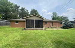 1025 S Burkhardt Road, Evansville, IN 47715