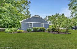 14 Wayland Drive, Matawan, NJ 07747
