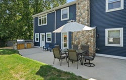 886 Methuen St, Dracut, MA 01826
